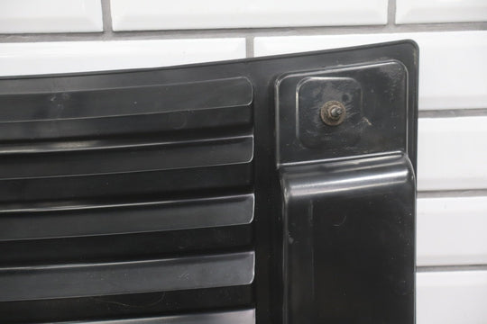 2003 - 2009 Hummer H2 Hood Mounted Grille W/Black Handles 25928163 OEM