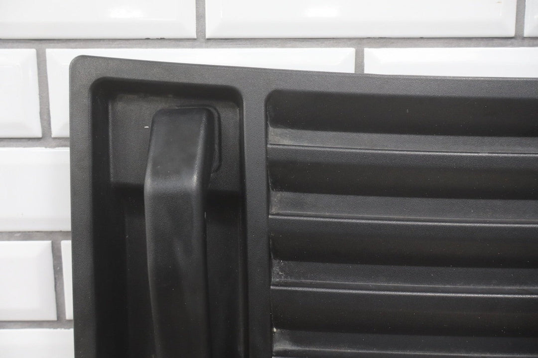 2003 - 2009 Hummer H2 Hood Mounted Grille W/Black Handles 25928163 OEM