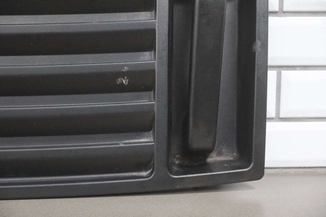 2003 - 2009 Hummer H2 Hood Mounted Grille W/Black Handles 25928163 OEM