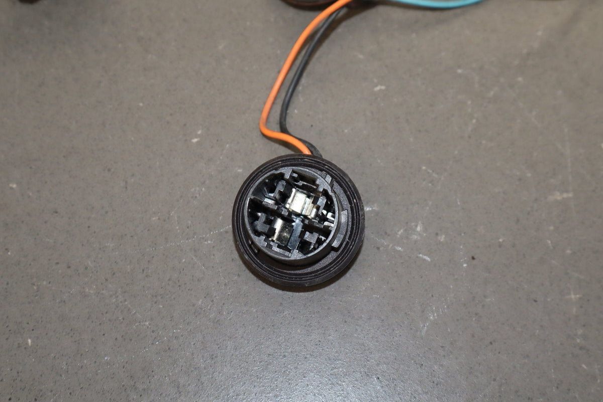 2003-2009 Hummer H2 - Left Driver Taillight Wiring Harness 12335954