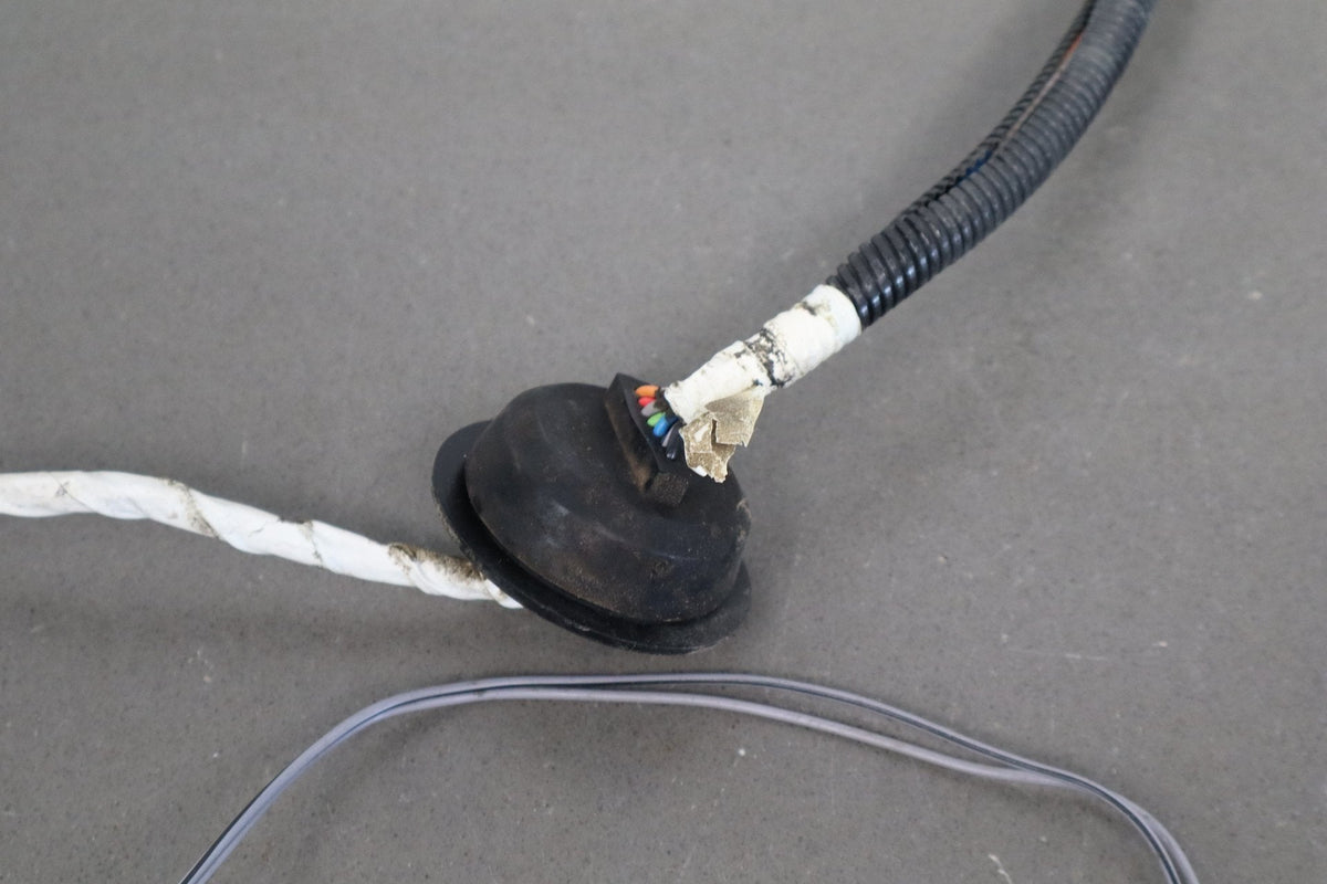 2003-2009 Hummer H2 - Left Driver Taillight Wiring Harness 12335954