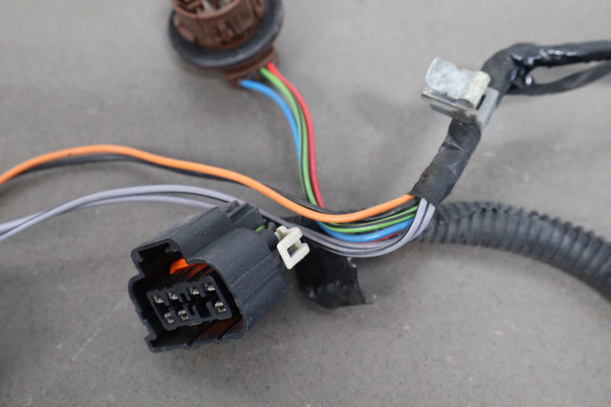 2003-2009 Hummer H2 - Left Driver Taillight Wiring Harness 12335954