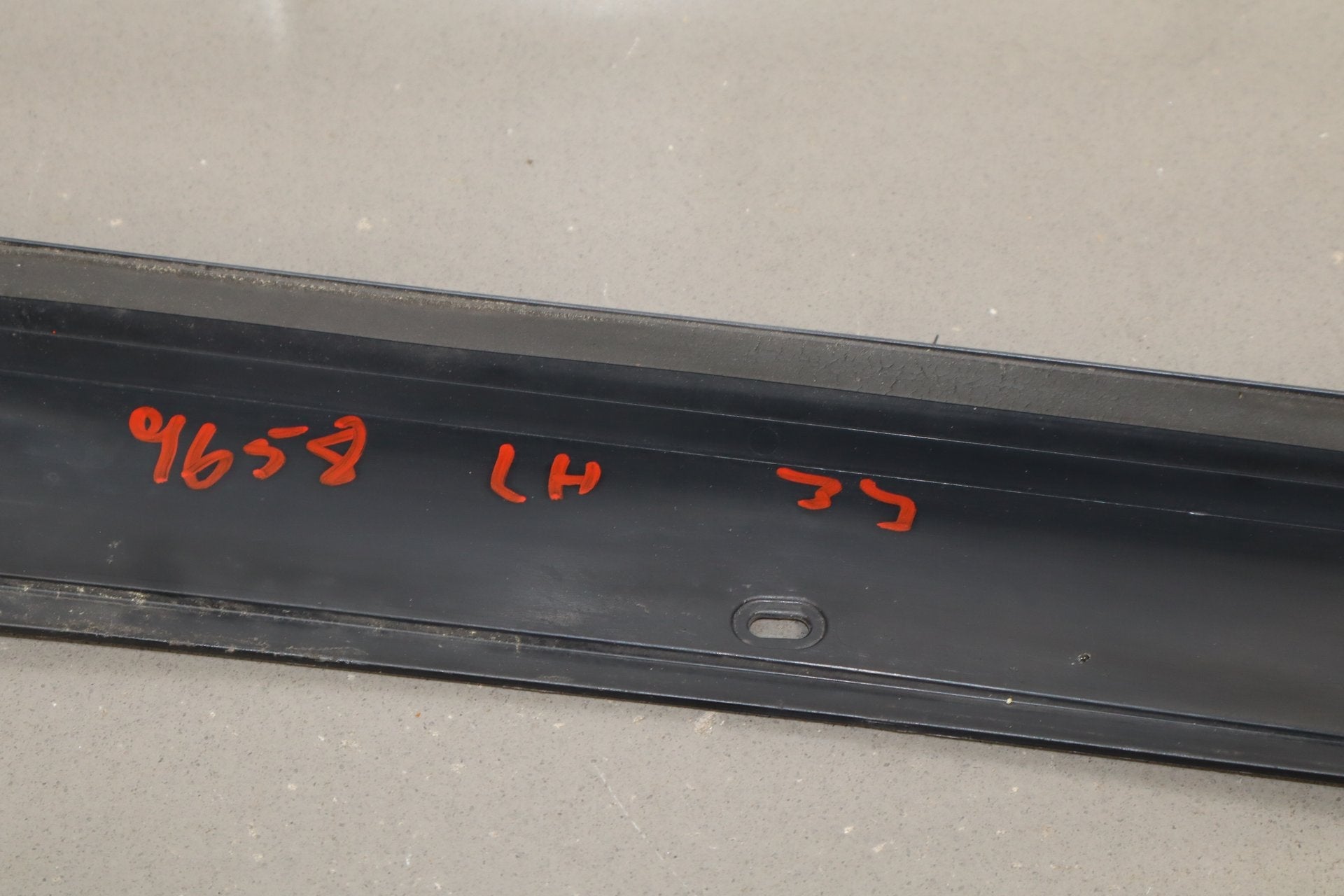 2003-2009 Hummer H2- Left Exterior A Pillar 20787557