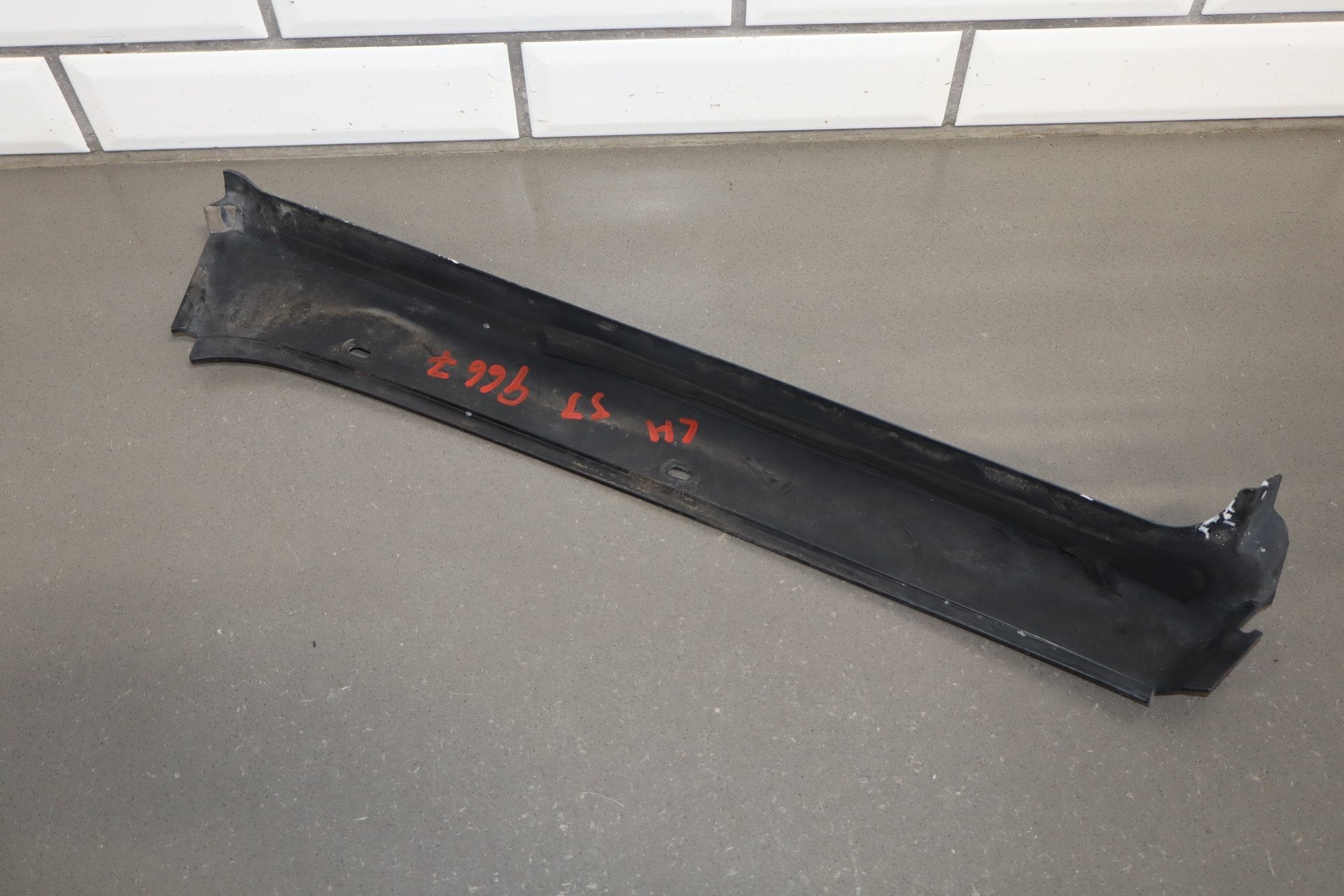 2003-2009 Hummer H2- Left Exterior A Pillar 20787557