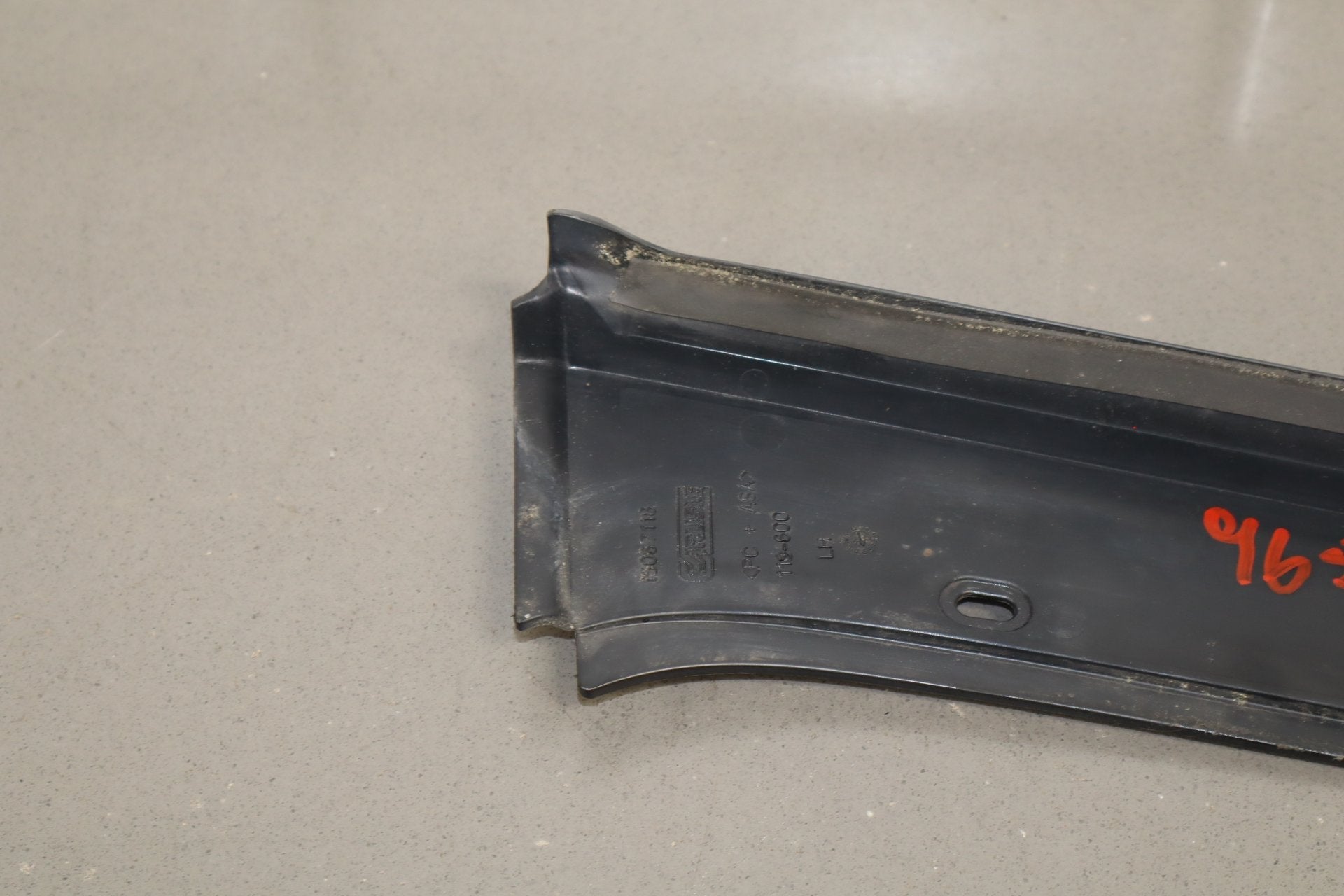 2003-2009 Hummer H2- Left Exterior A Pillar 20787557