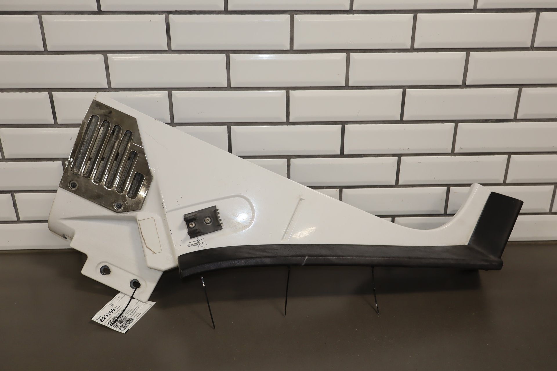 2003-2009 Hummer H2 Left Fender Olympic White 50
