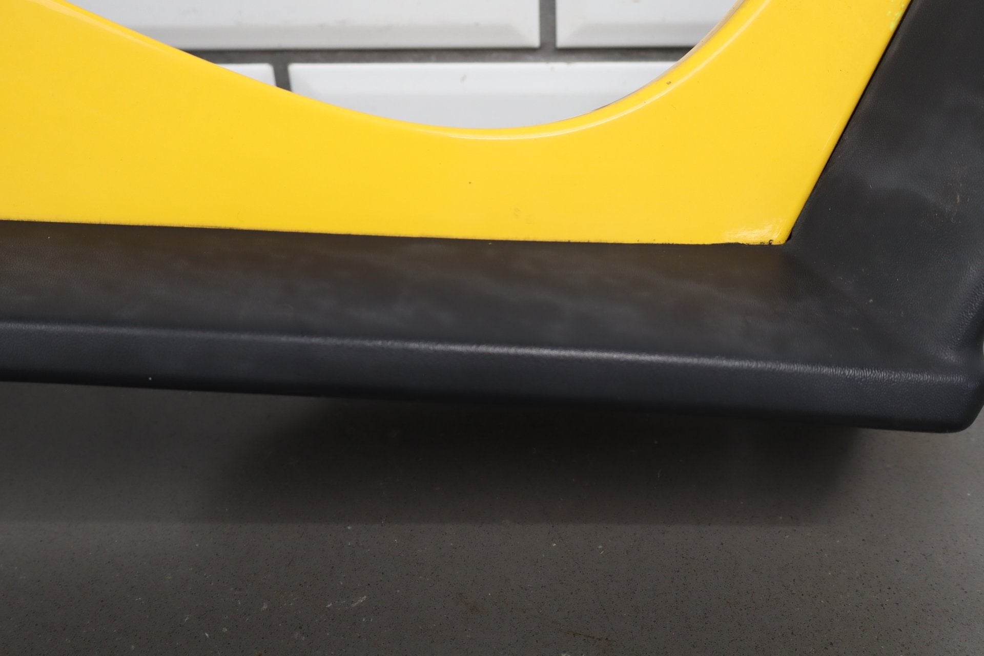2003-2009 Hummer H2 Left Fender Yellow 41