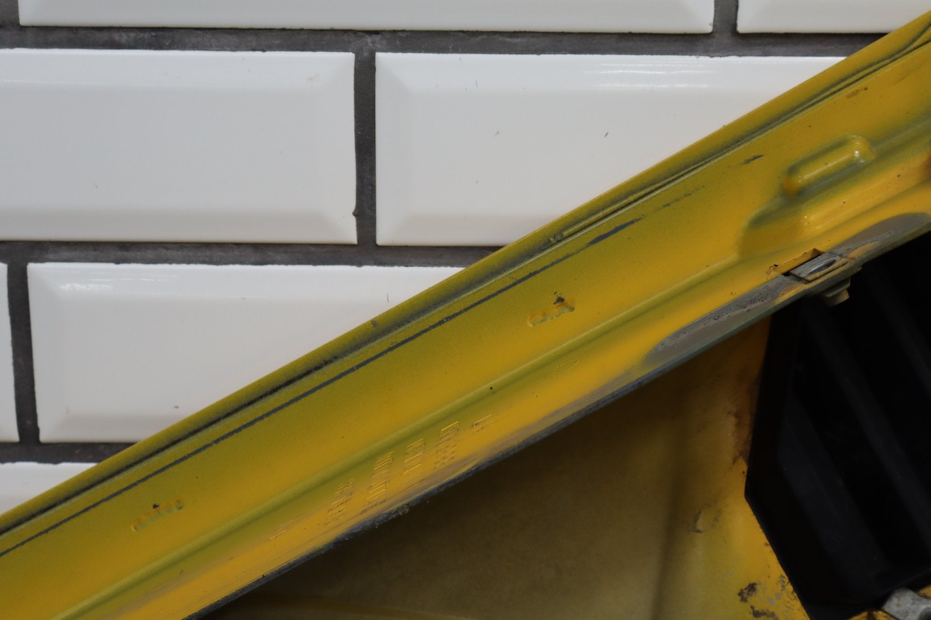 2003-2009 Hummer H2 Left Fender Yellow 41