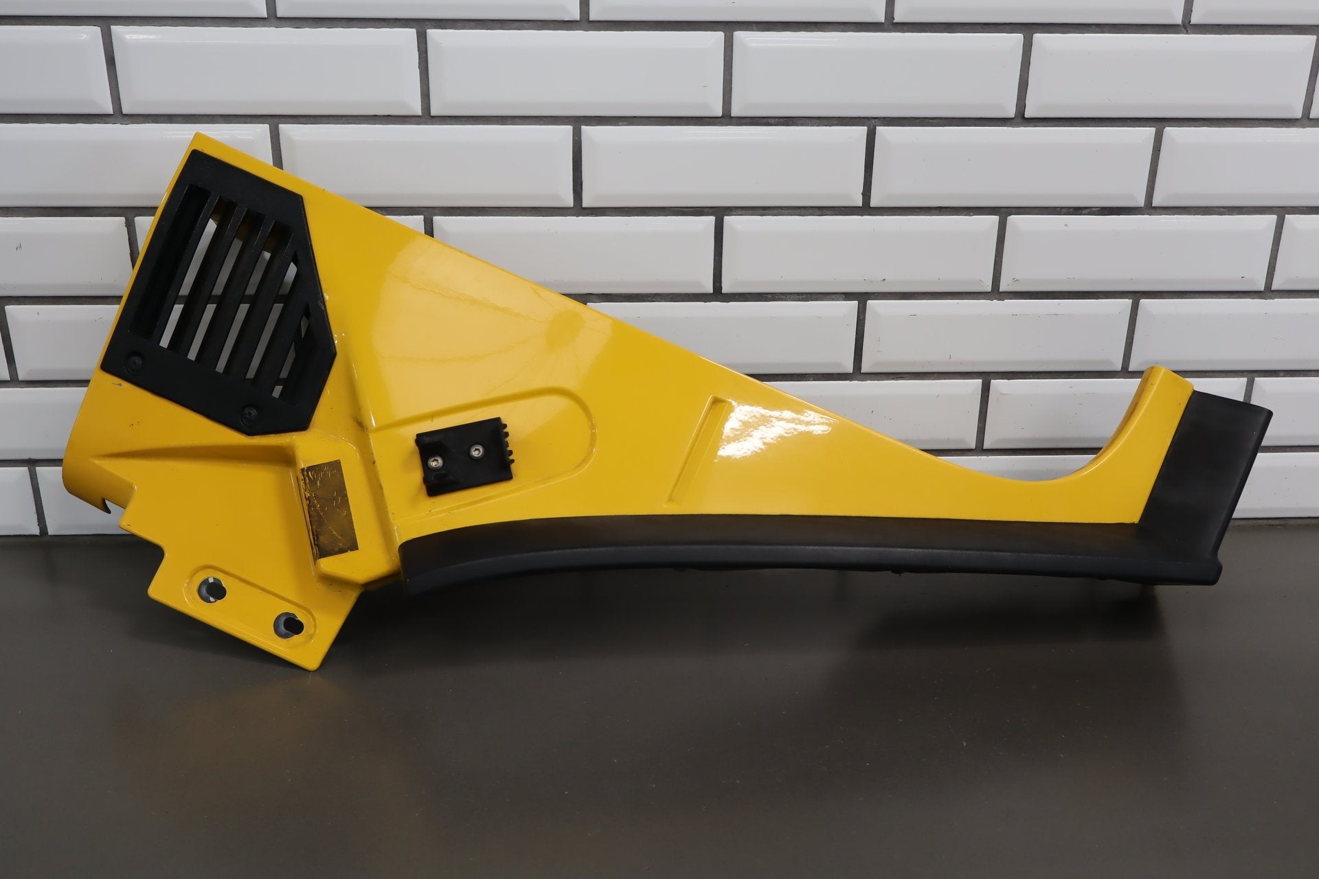 2003-2009 Hummer H2 Left Fender Yellow 41