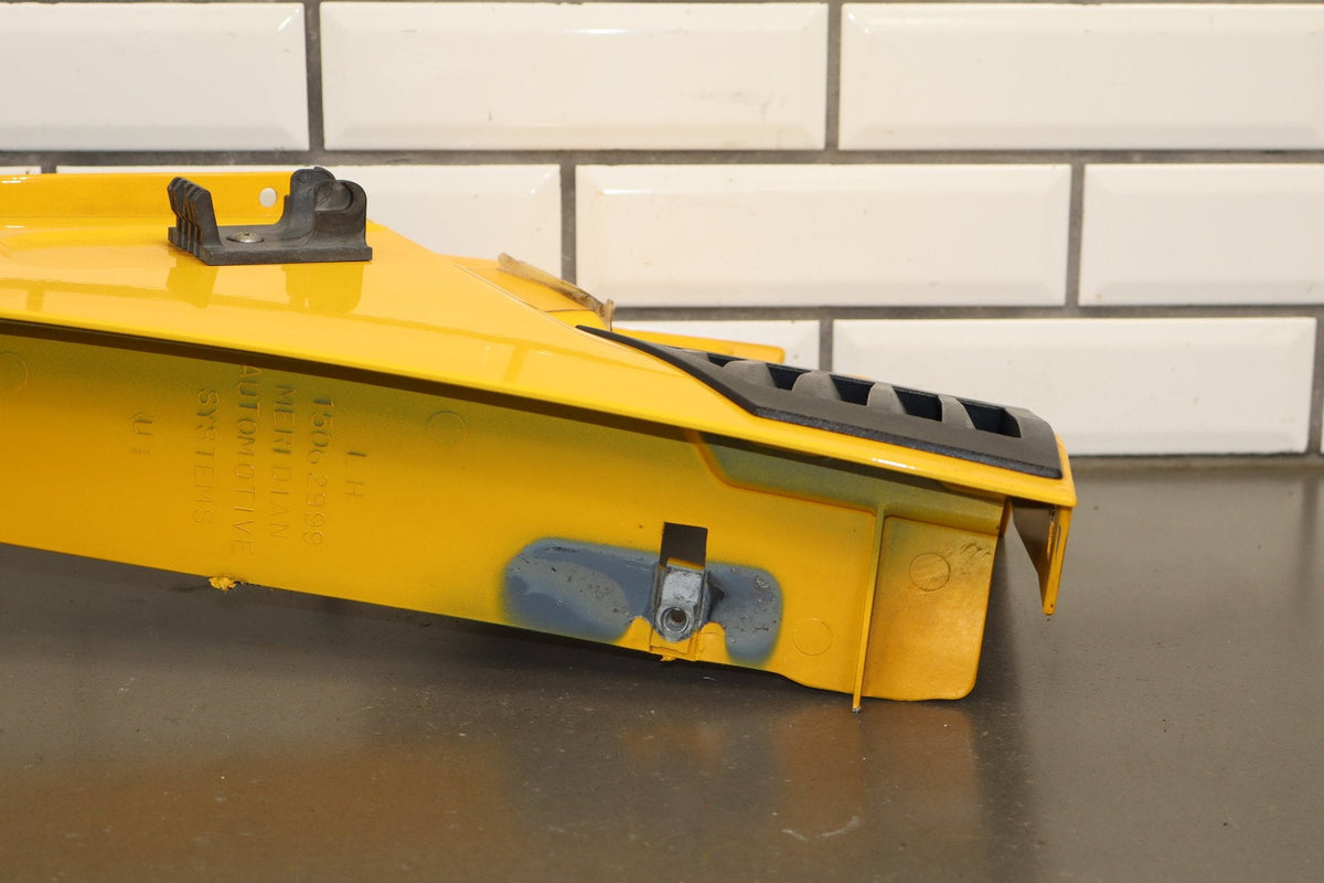 2003-2009 Hummer H2 Left Fender Yellow 43