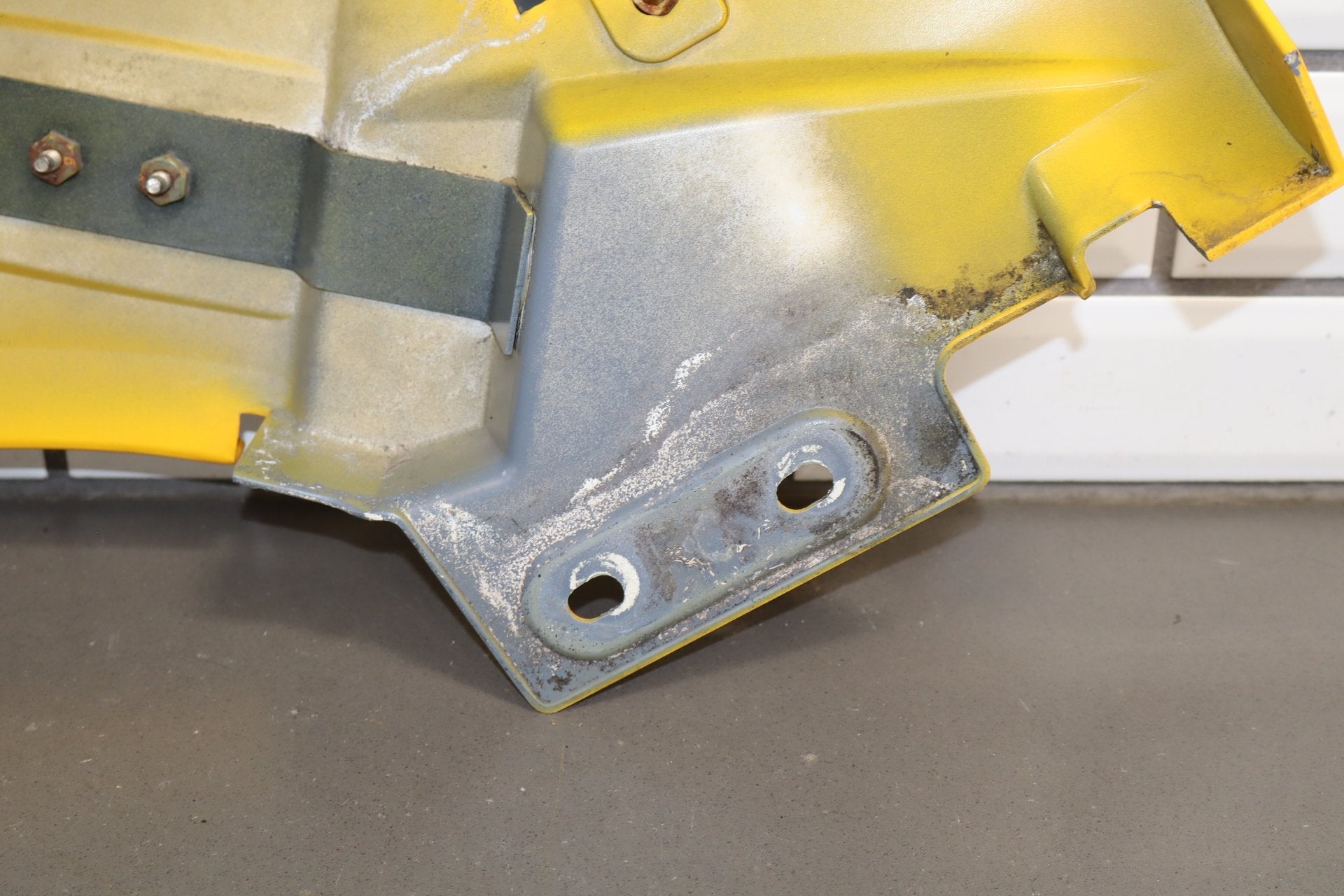 2003-2009 Hummer H2 Left Fender Yellow 43