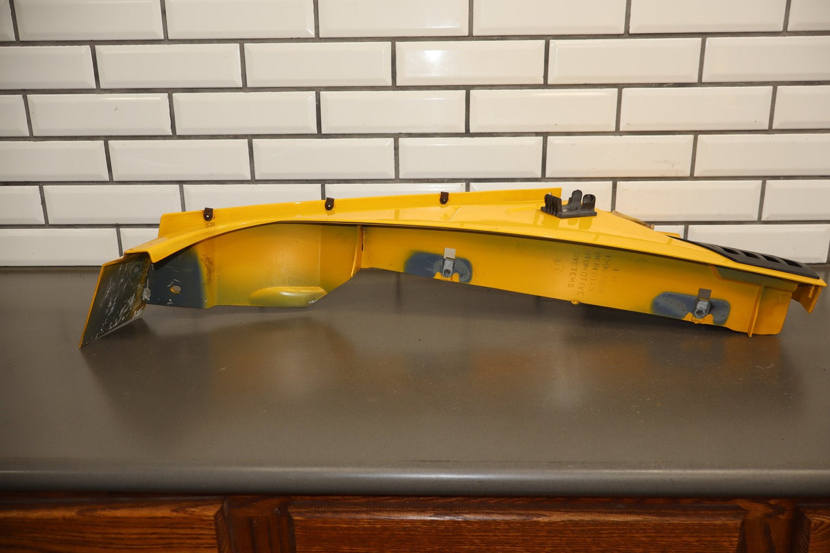 2003-2009 Hummer H2 Left Fender Yellow 43