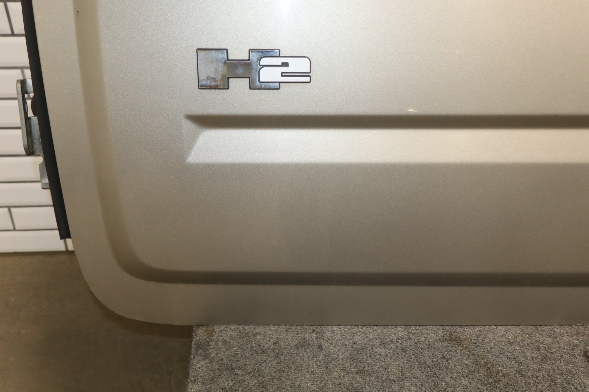 2003-2009 Hummer H2 Left Front Door Pewter 11