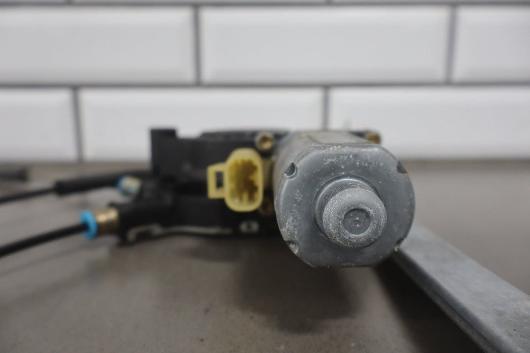 2003 - 2009 Hummer H2 Left Front Door Regulator 10390764 OEM