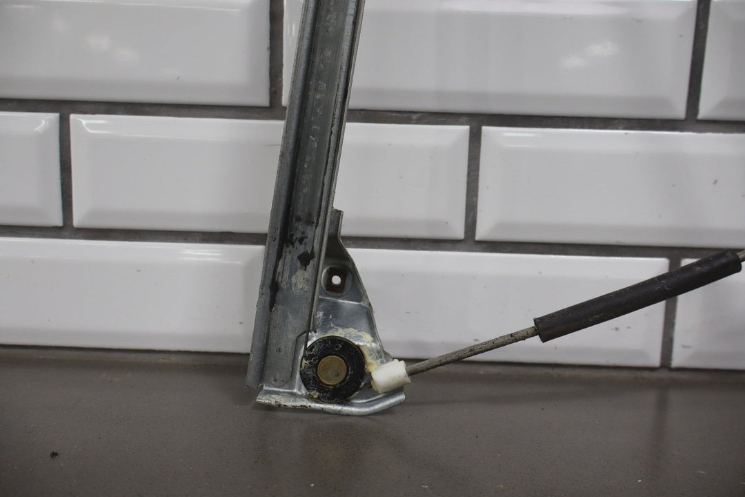 2003 - 2009 Hummer H2 Left Front Door Regulator 10390764 OEM