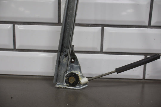 2003 - 2009 Hummer H2 Left Front Door Regulator 10390764 OEM