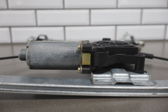 2003 - 2009 Hummer H2 Left Front Door Regulator 10390764 OEM