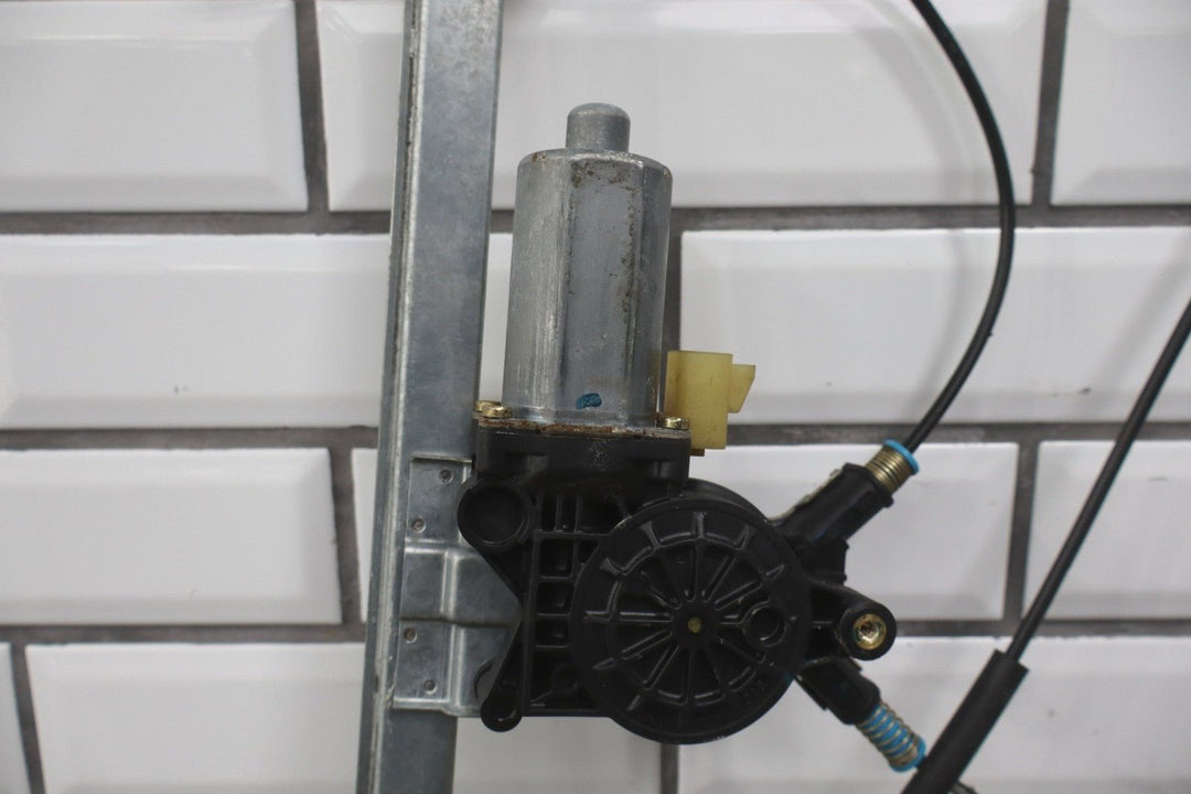 2003 - 2009 Hummer H2 Left Front Door Regulator 10390764 OEM