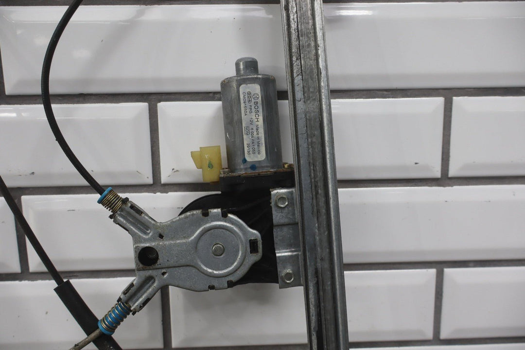 2003 - 2009 Hummer H2 Left Front Door Regulator 10390764 OEM