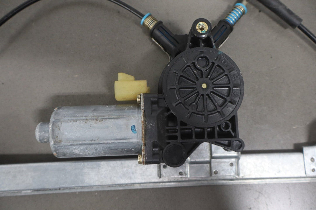 2003 - 2009 Hummer H2 Left Front Door Regulator 10390764 OEM