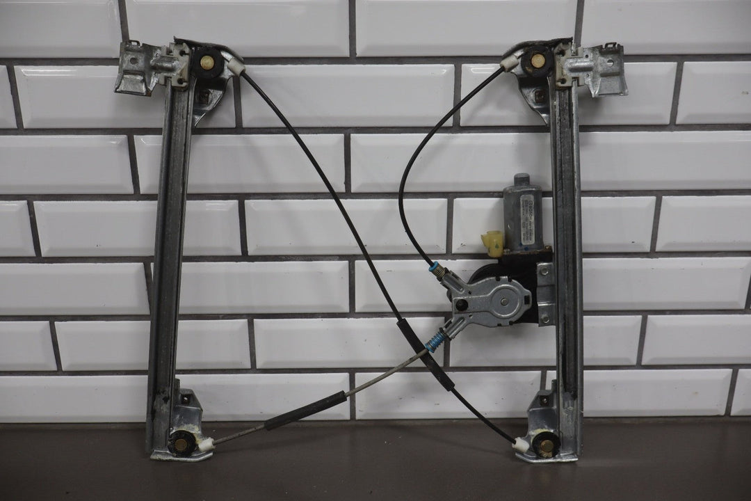 2003 - 2009 Hummer H2 Left Front Door Regulator 10390764 OEM