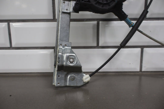 2003 - 2009 Hummer H2 Left Front Door Regulator 10390764 OEM