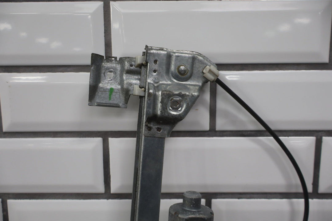 2003 - 2009 Hummer H2 Left Front Door Regulator 10390764 OEM