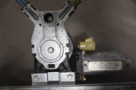 2003 - 2009 Hummer H2 Left Front Door Regulator 10390764 OEM