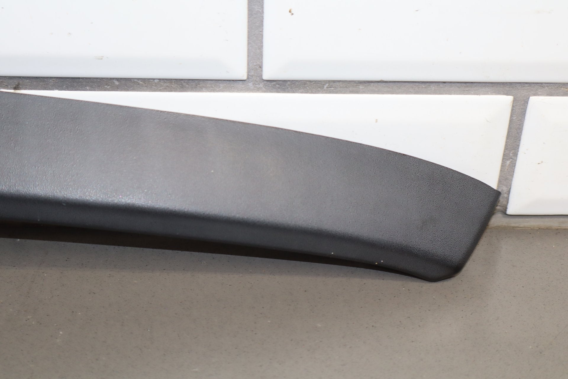 2003-2009 Hummer H2- Left Front Hood Flare Moulding 15200466