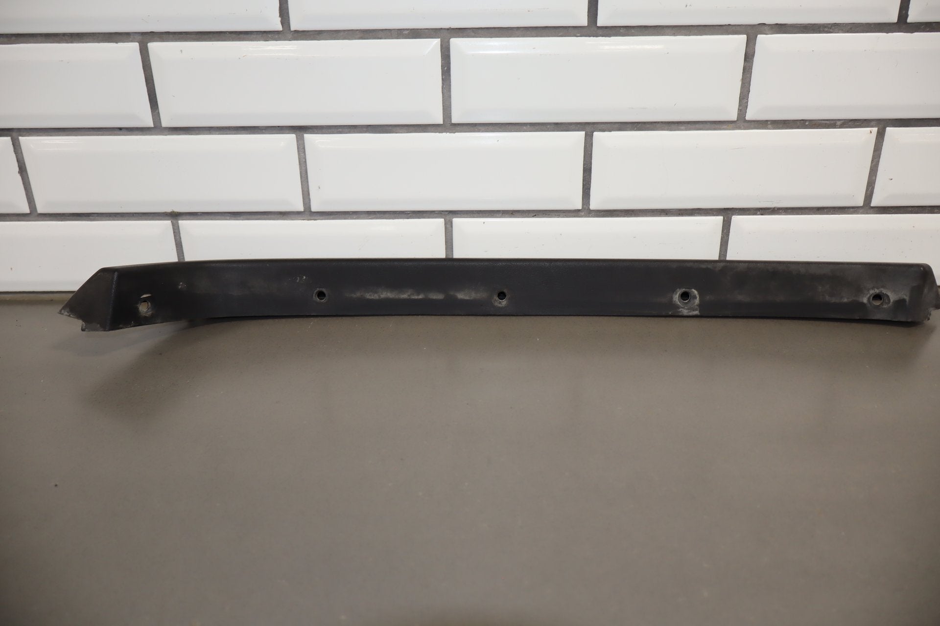 2003-2009 Hummer H2- Left Front Hood Flare Moulding 15200466