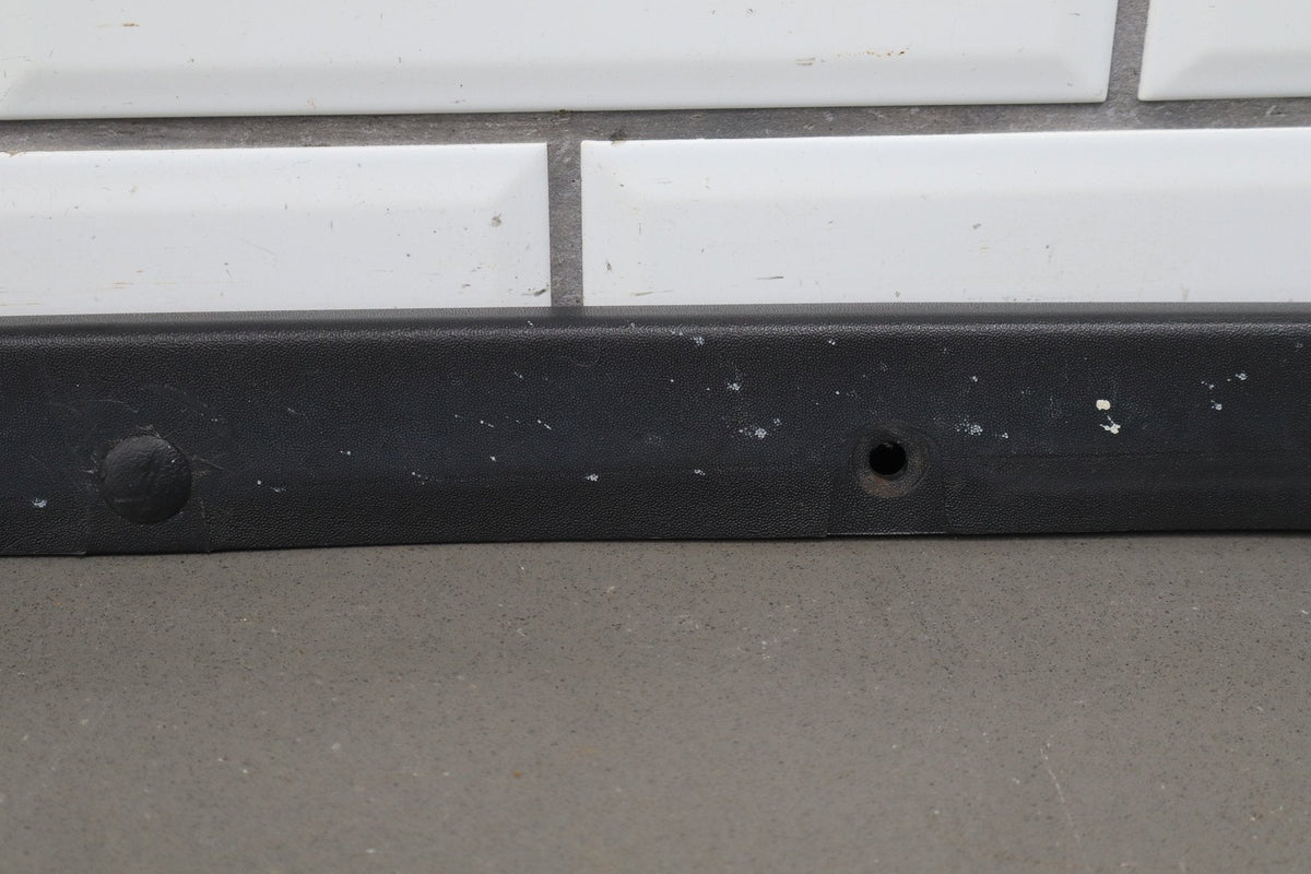 2003-2009 Hummer H2 - Left Front Hood Flare Moulding 15200466