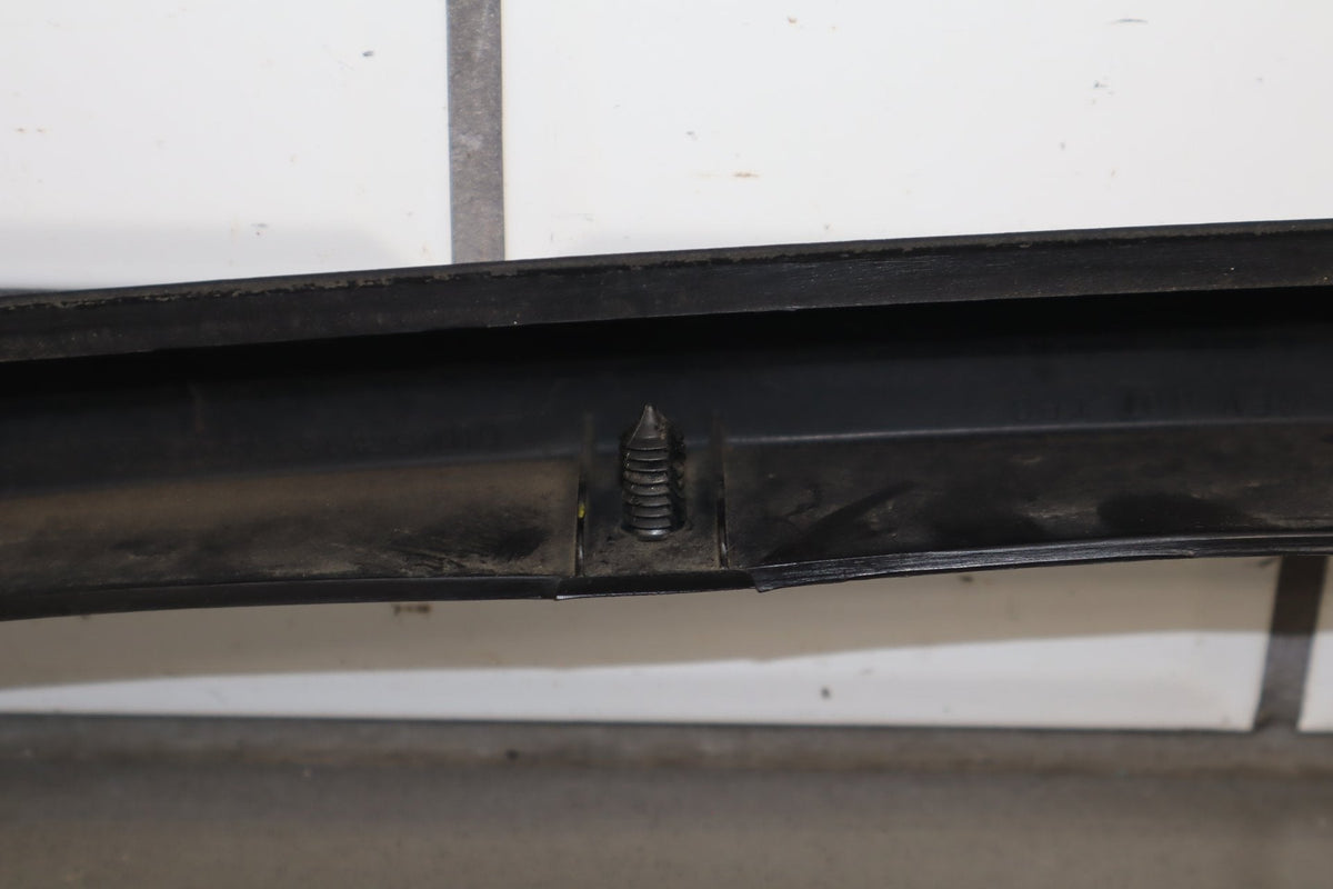 2003-2009 Hummer H2- Left Front Hood Flare Moulding 15200466
