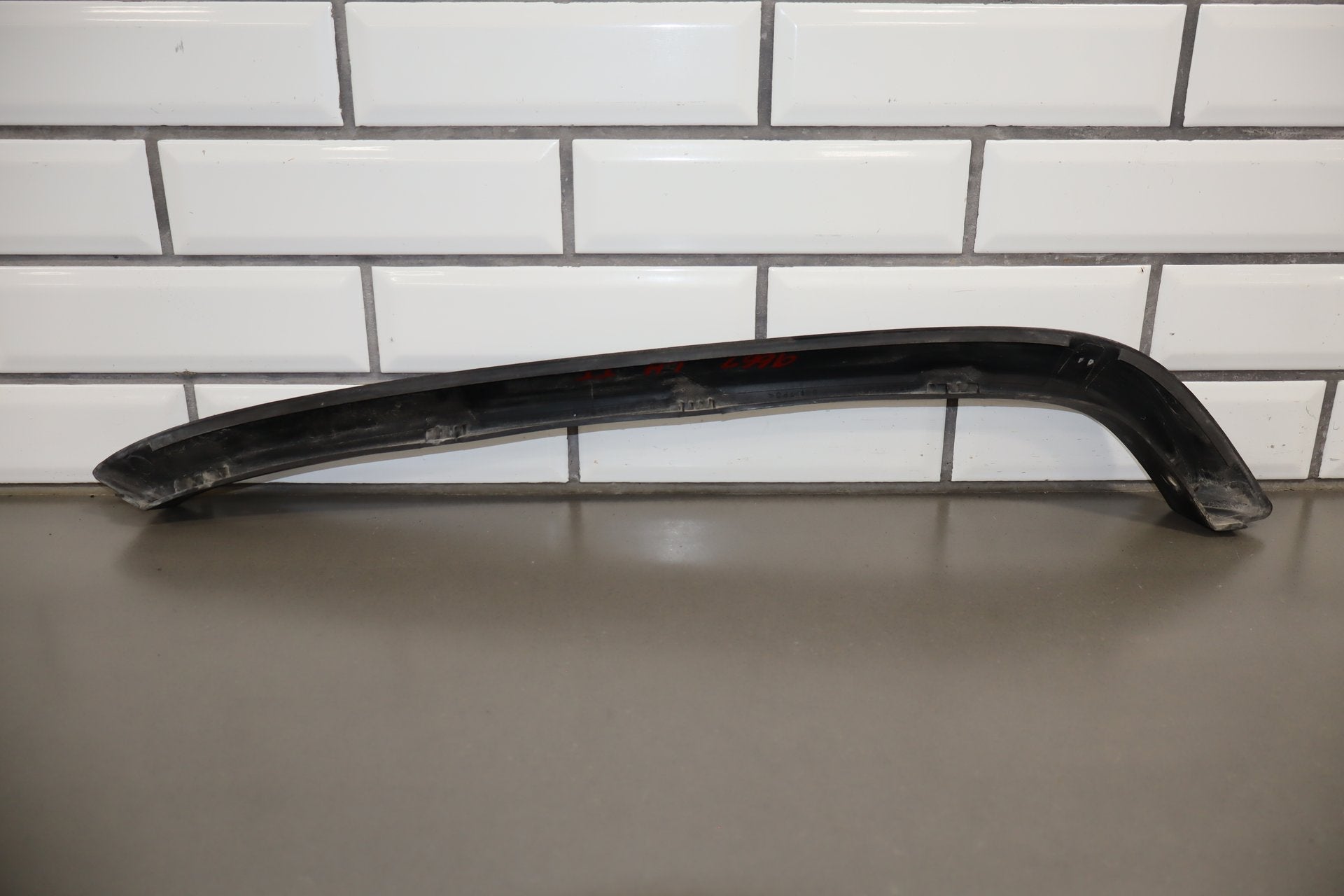 2003-2009 Hummer H2- Left Front Hood Flare Moulding 15200466