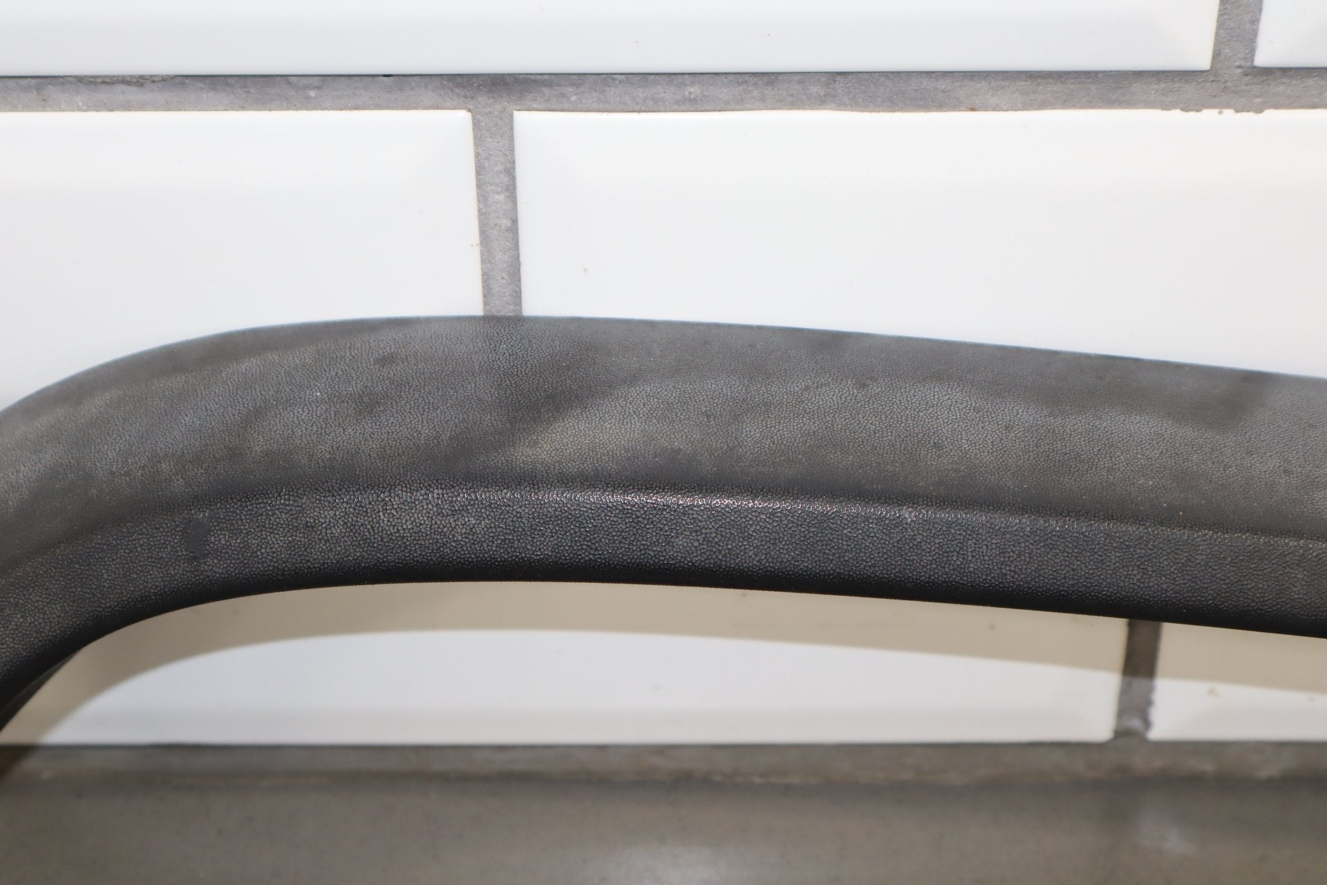 2003-2009 Hummer H2- Left Front Hood Flare Moulding 15200466
