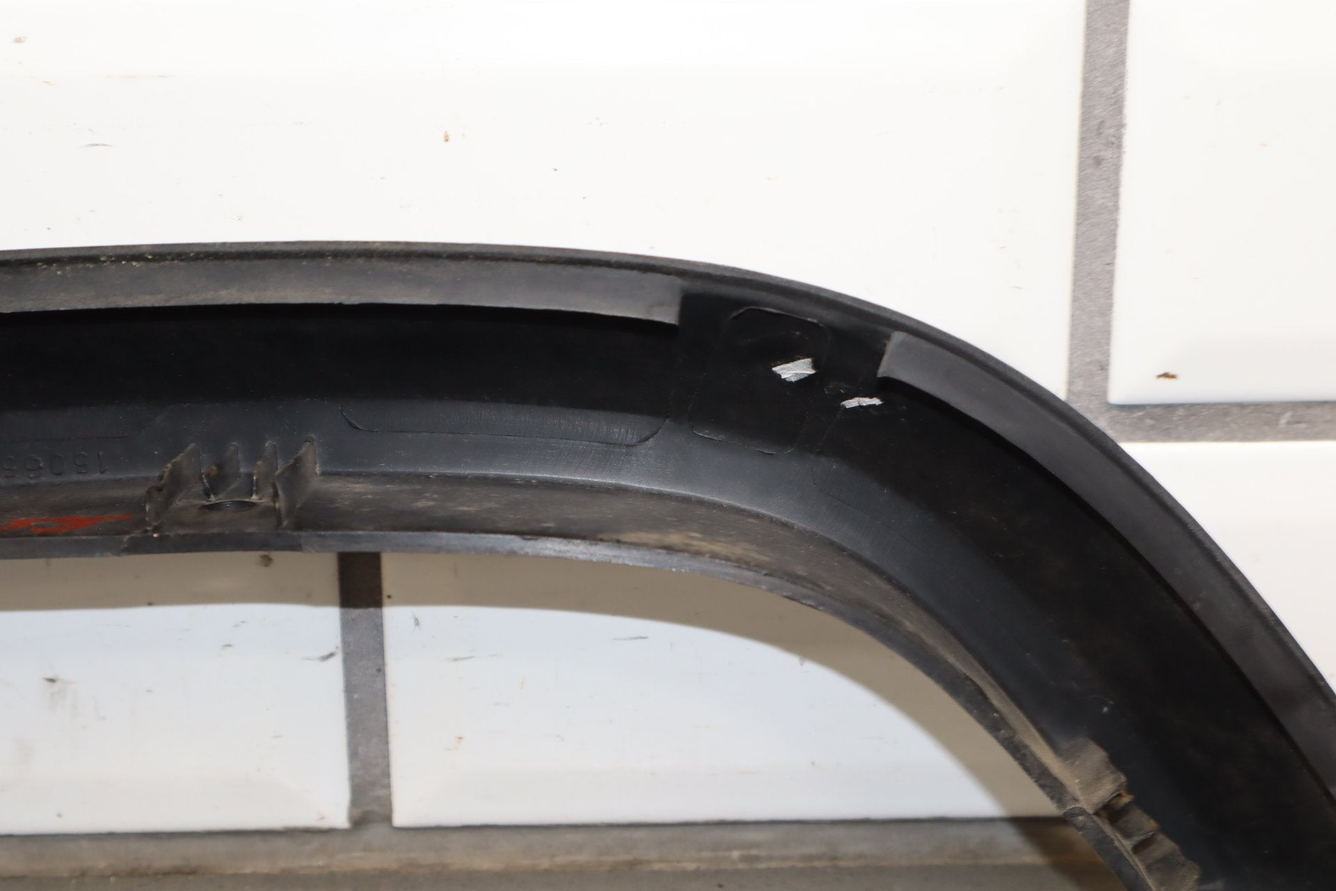 2003-2009 Hummer H2- Left Front Hood Flare Moulding 15200466