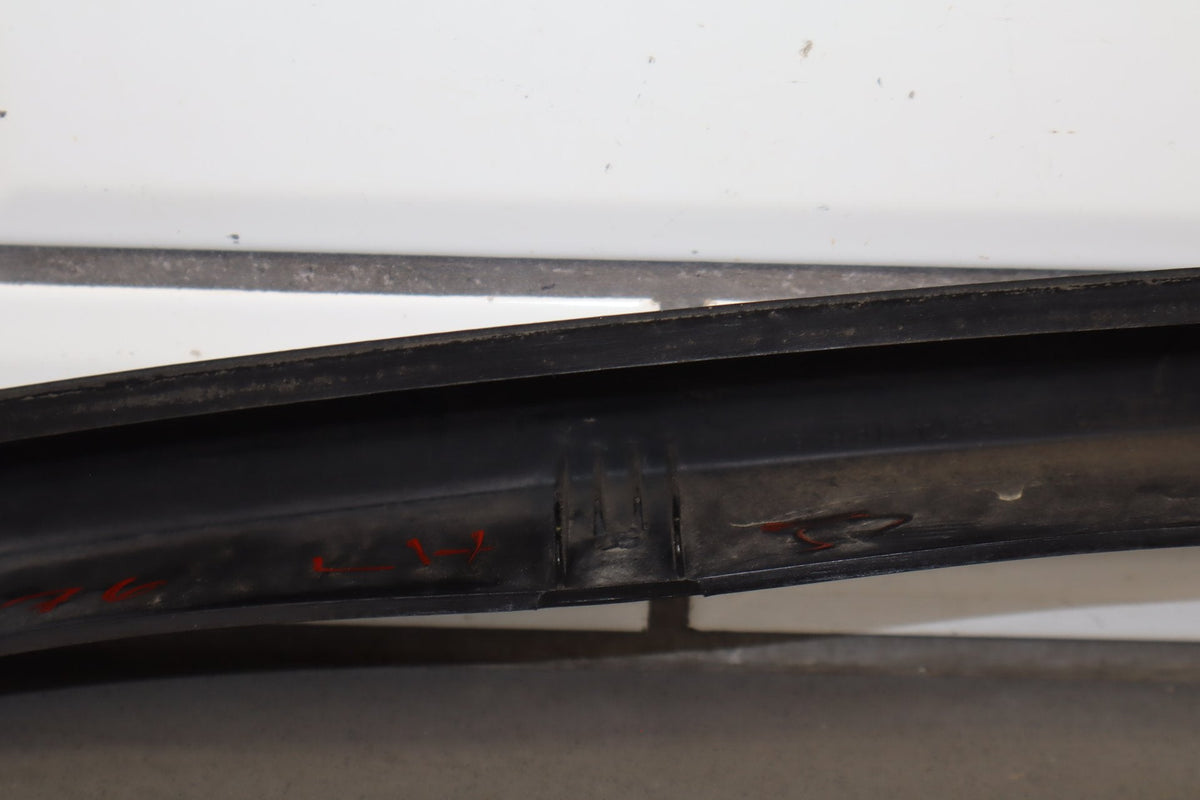 2003-2009 Hummer H2- Left Front Hood Flare Moulding 15200466