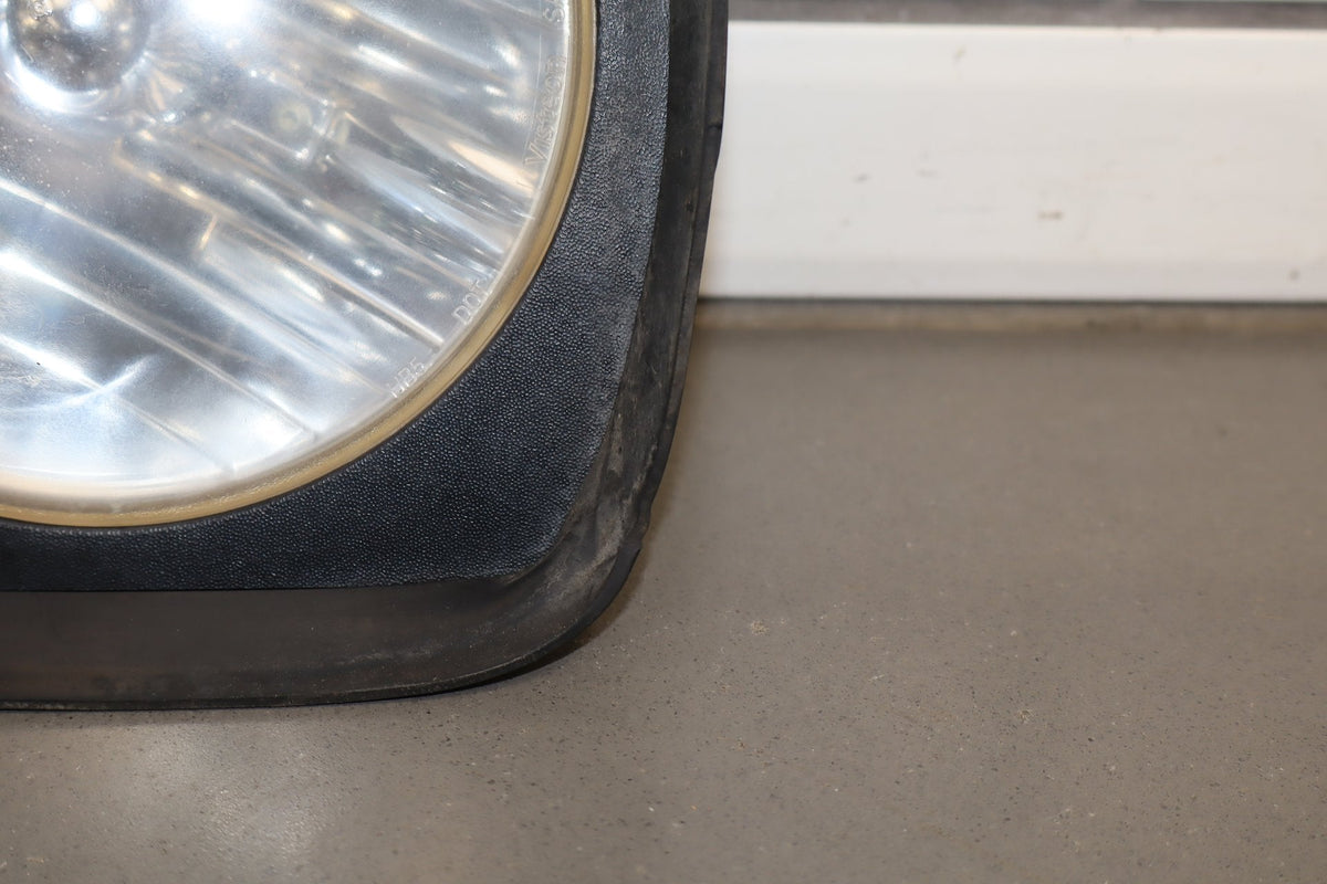 2003-2009 Hummer H2 Left Headlamp OEM 20821229