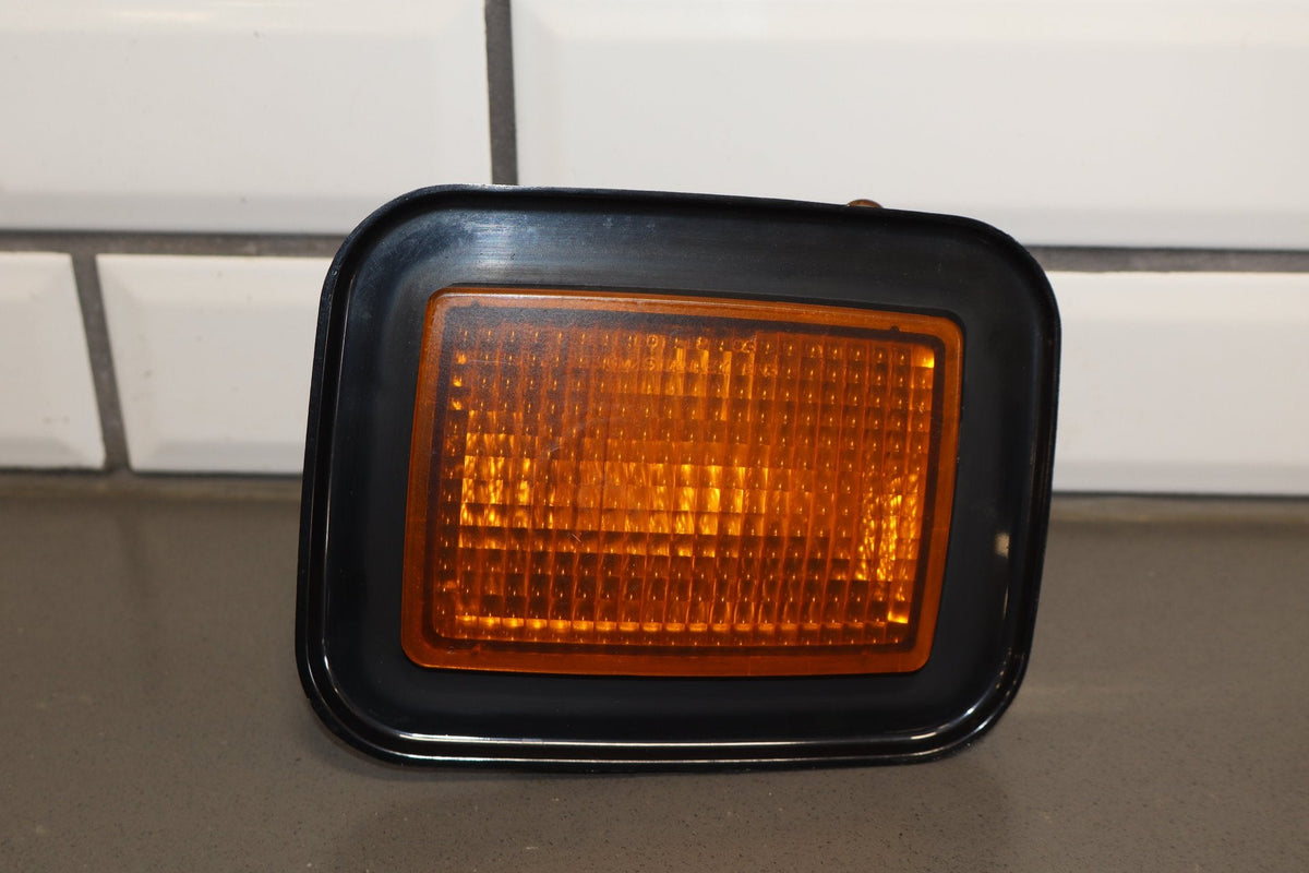 2003-2009 Hummer H2 Left Headlamp W/ Amber Marker Lamp 20821229