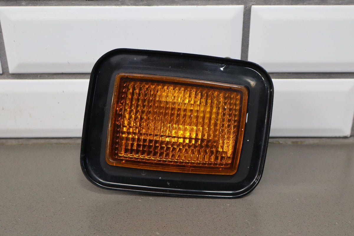 2003-2009 Hummer H2 Left Headlamp W/ Amber Marker Lamp 20821229