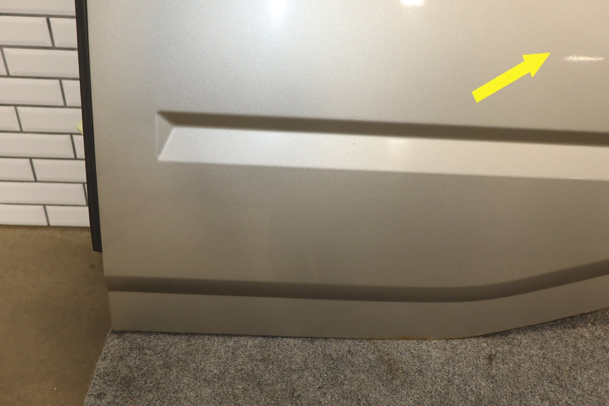 2003-2009 Hummer H2 Left Rear Door Pewter ( 11 ) 10396625