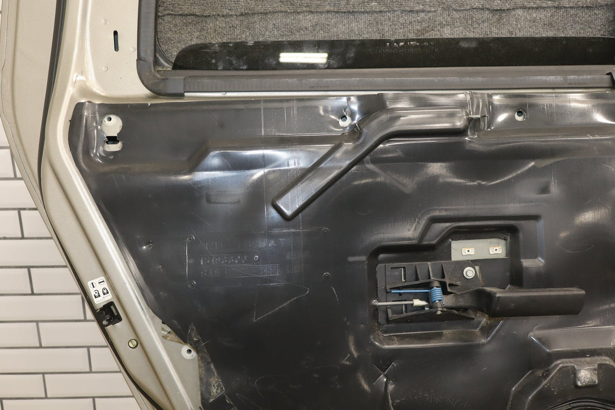 2003-2009 Hummer H2 Left Rear Door Pewter ( 11 ) 10396625