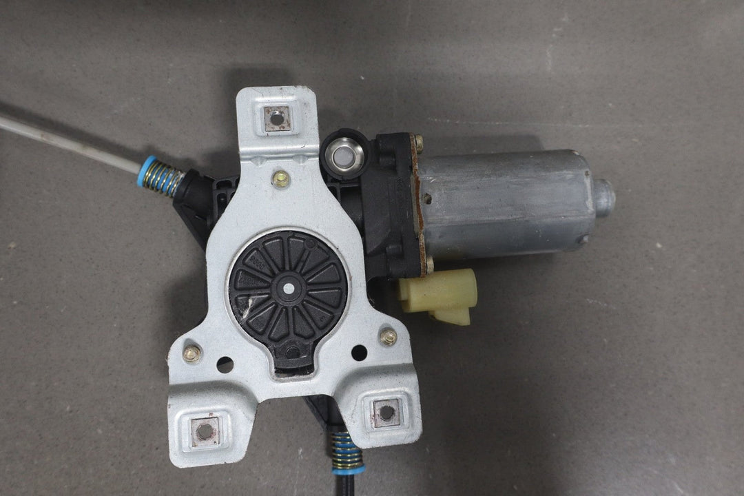 2003 - 2009 Hummer H2 Left Rear Door Regulator 15771355 OEM