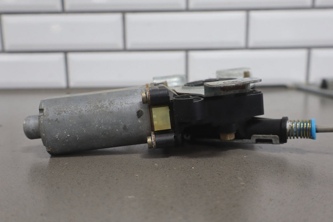 2003 - 2009 Hummer H2 Left Rear Door Regulator 15771355 OEM