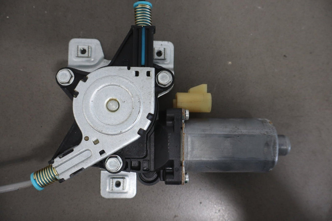 2003 - 2009 Hummer H2 Left Rear Door Regulator 15771355 OEM