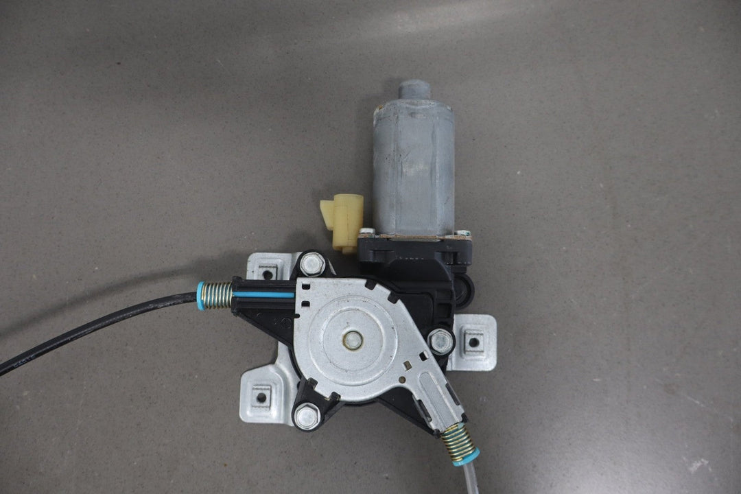 2003 - 2009 Hummer H2 Left Rear Door Regulator 15771355 OEM