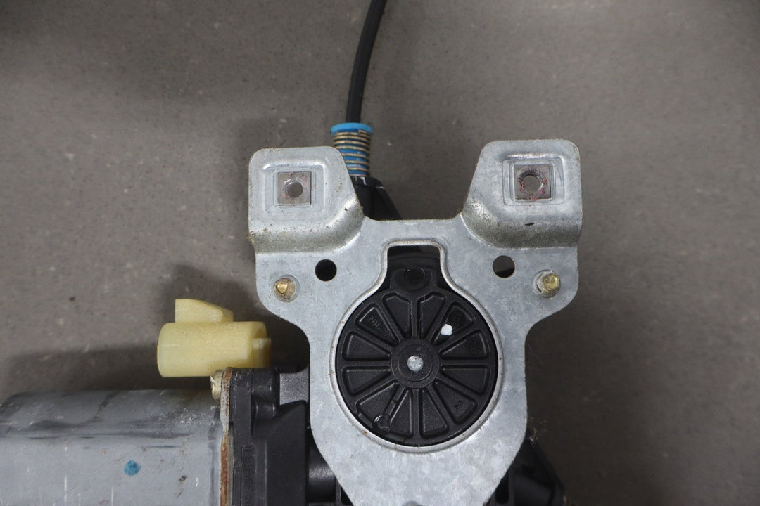 2003 - 2009 Hummer H2 Left Rear Door Regulator 15771355 OEM
