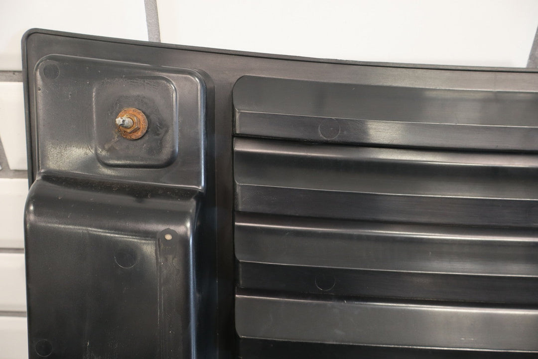 2003 - 2009 Hummer H2 OEM Black Upper Hood Grille W/Chrome Handles *1 Crack*