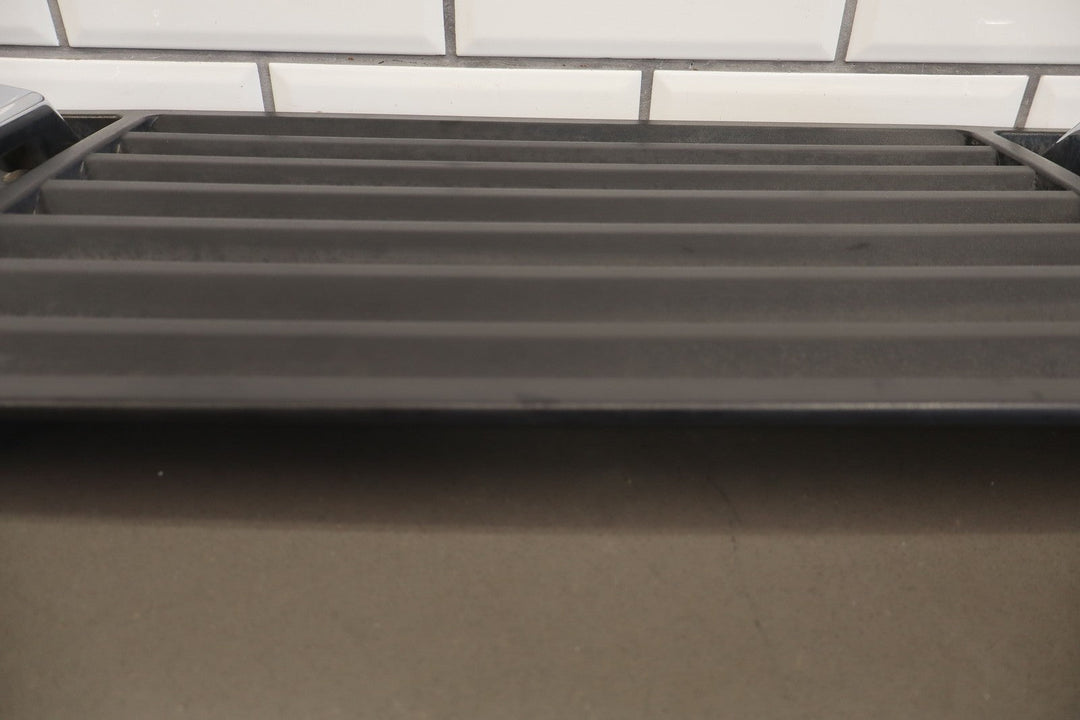 2003 - 2009 Hummer H2 OEM Black Upper Hood Grille W/Chrome Handles *1 Crack*