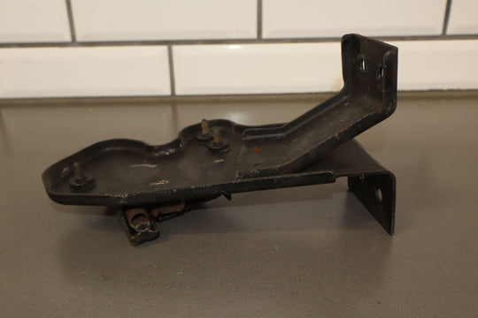2003 - 2009 Hummer H2 OEM Center Firewall Mounted Hood Latch (Tested)