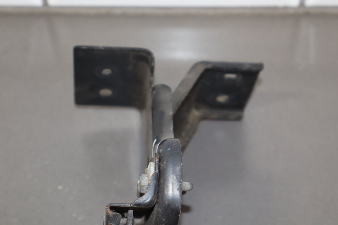2003 - 2009 Hummer H2 OEM Center Firewall Mounted Hood Latch (Tested)